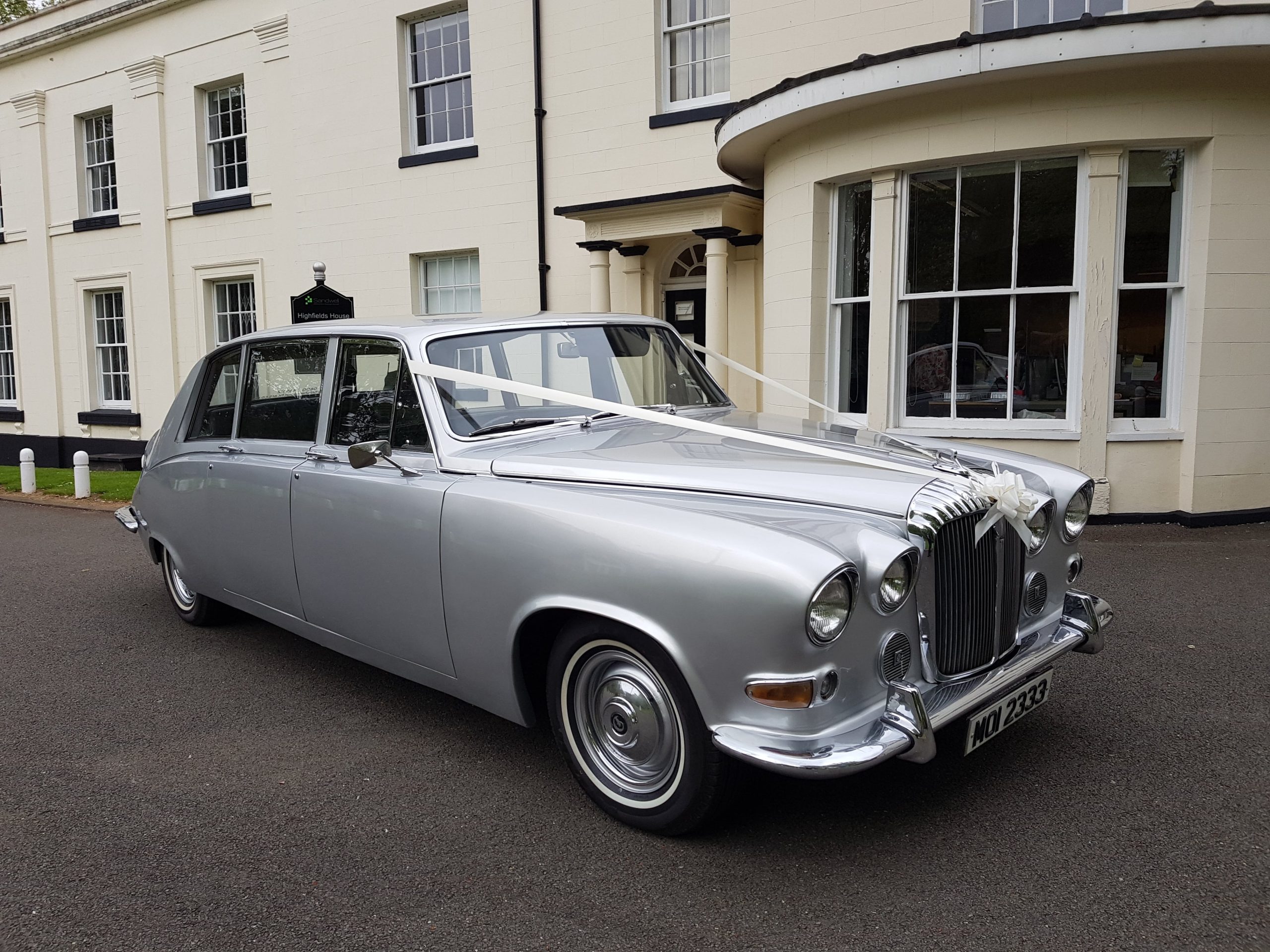 Daimler DS Limousine Silver min